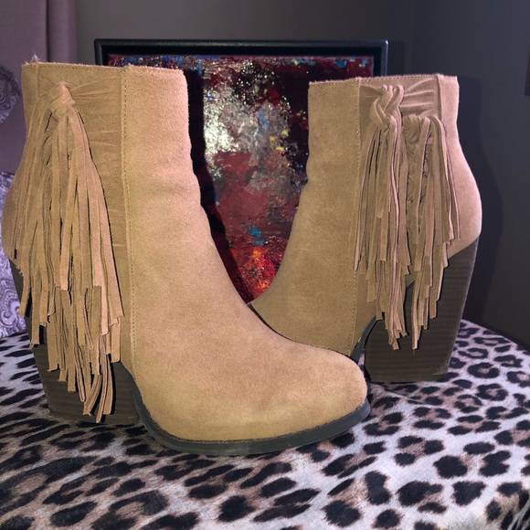 Very Volatile Shoes - Suede Booties with fringe detail - Very Volatile